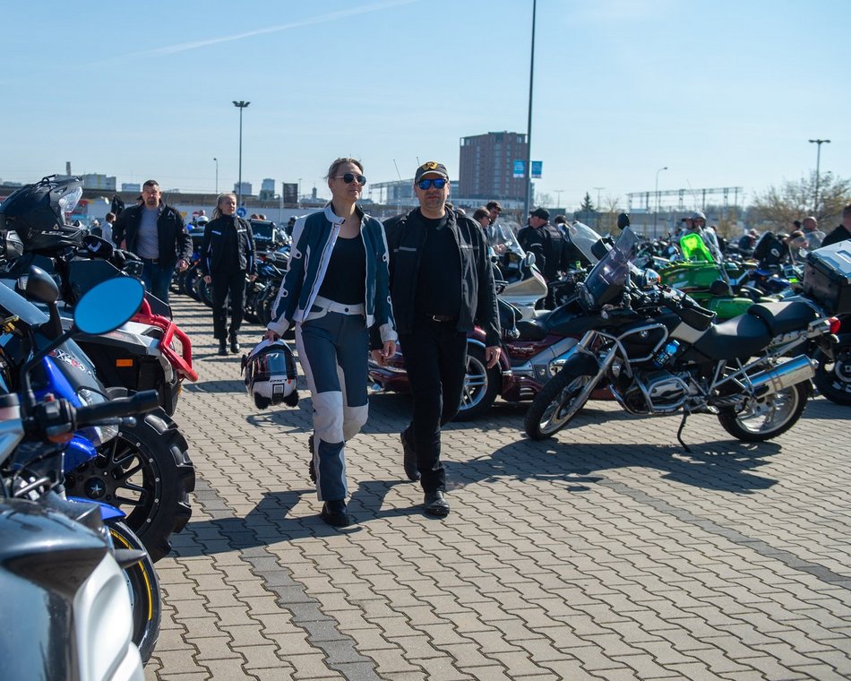 Parada motocyklistów przejechała ulicami Łodzi. Sezon rozpoczęty! Byłeś?