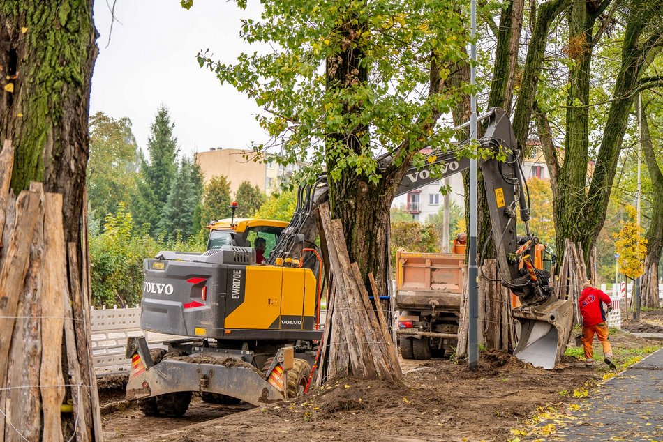 Remont Źródłowej w Łodzi. Jest już nowy asfalt, przystanki MPK Łódź prawie gotowe