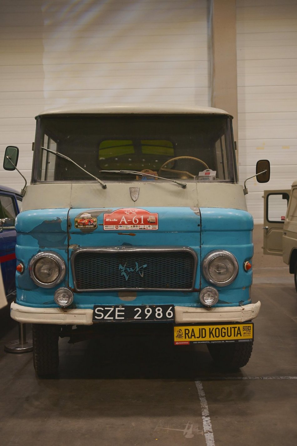 Łódź. Łódzkie Targi Motoryzacyjne w hali Expo Łódź. Klasyki, auta przyszłości, dealerzy i więcej