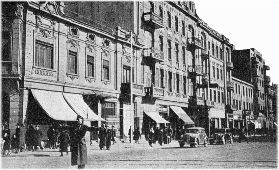 Na fotografiach i pocztówkach z okresu okupacji widać raczej spokojny rytm życia wcielonego do Rzeszy miasta Litzmannstadt