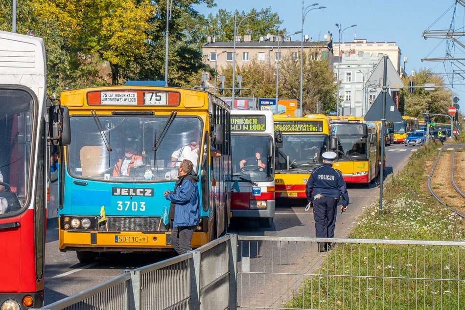 Wielka parada autobusów przejechała ulicami Łodzi