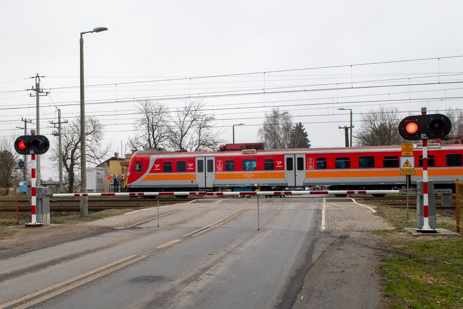 Pierwszy system Red Light na przejeździe kolejowym w Łódzkiem