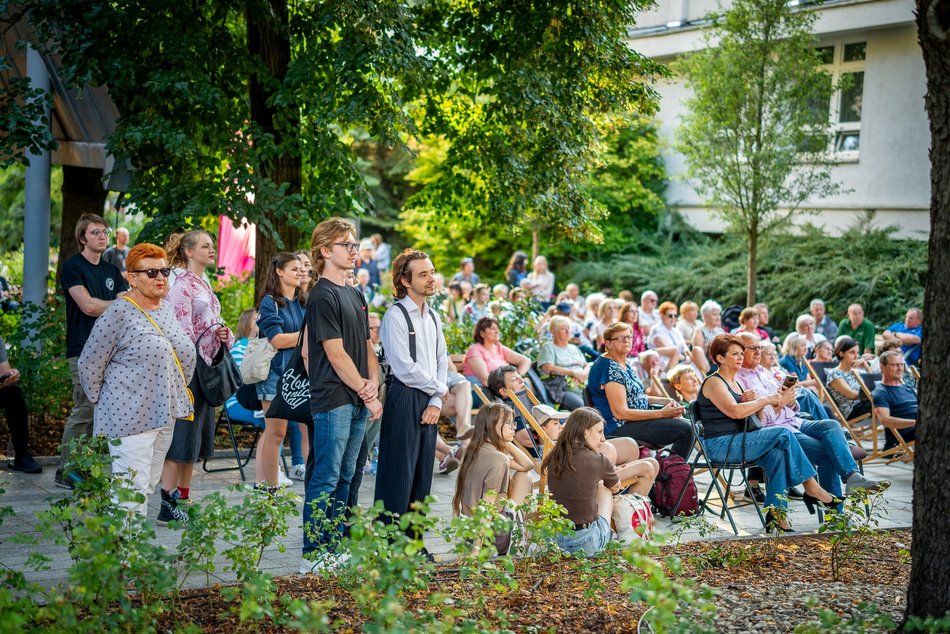 Łódź. Jazzowe Wtorki w Łodzi. Youth Jazz Band wystąpił w Pasażu Róży
