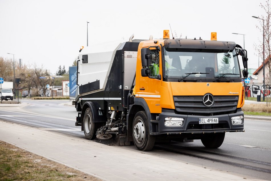 Łódź. Wielkie sprzątanie w Łodzi na wiosnę. Już prawie 1000 kilometrów dróg lśni czystością!