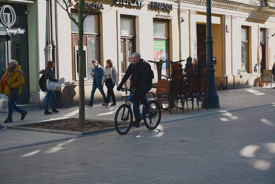 Wiosna w Łodzi! Piotrkowska i Plac Wolności pełne spacerowiczów!