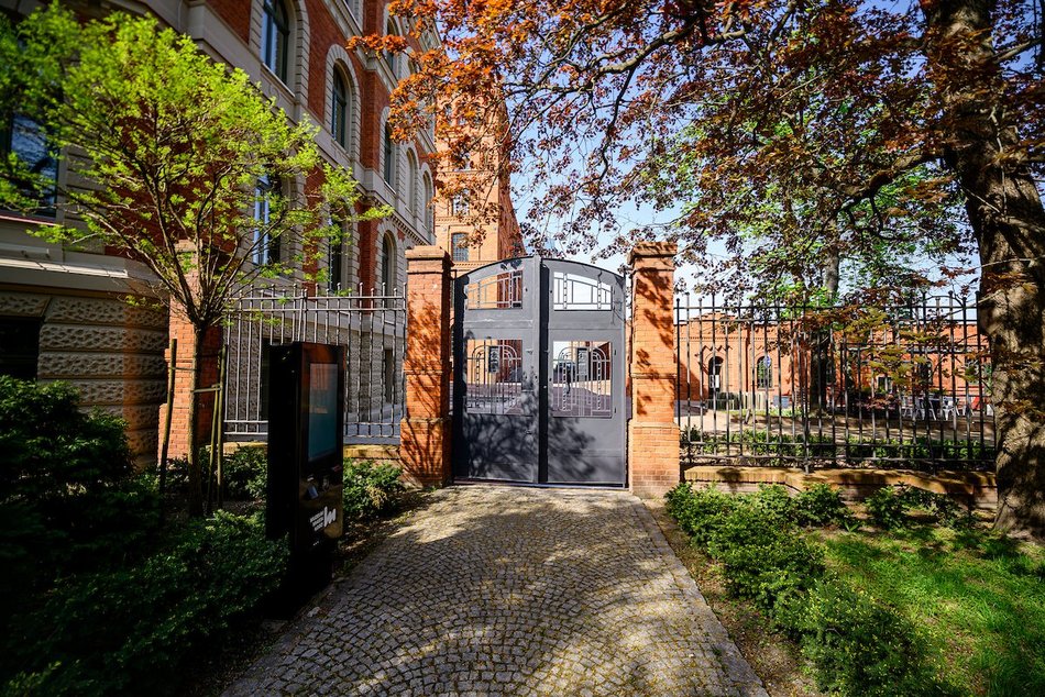 Łódź. Ogród Muzeum Miasta Łodzi otwiera się na wiosnę! Wejście również od strony Manufaktury