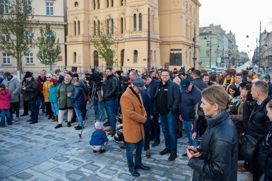 Odsłonięcie pomnika na placu Wolności