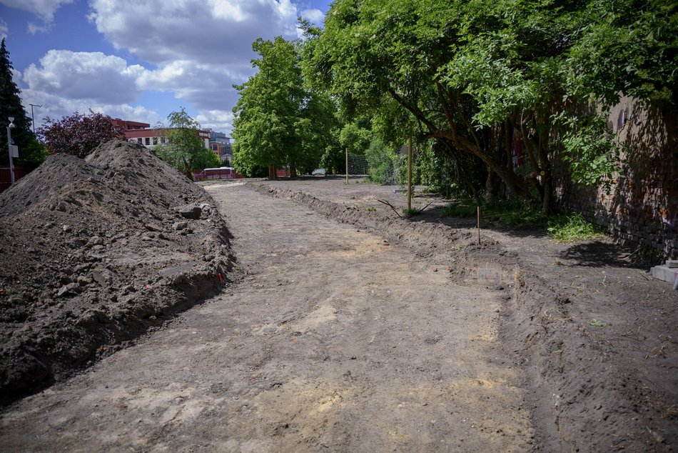 Łódź. Remont skweru w centrum. Trwają rozbiórki