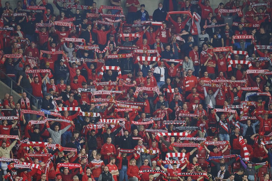Kibice Widzewa Łódź na trybunach podczas meczu z Górnikiem Zabrze