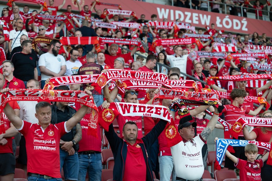 Kibice na meczu Widzewa Łódź z Piastem Gliwice