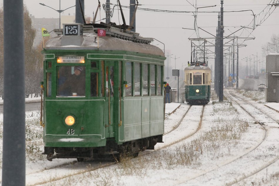 Wielka parada zabytkowych autobusów i tramwajów MPK Łódź