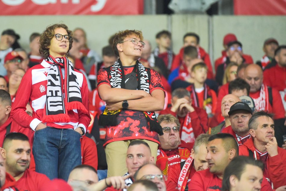 Kibice Widzewa Łódź z Pogonią Szczecin. Byłeś/aś tam? Znajdź się w galerii!