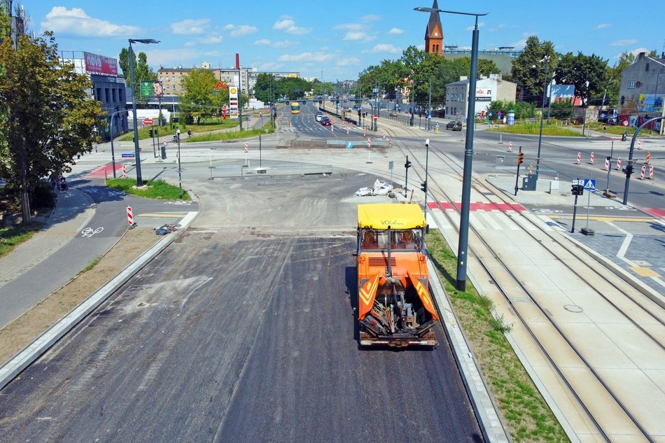 Ułożono asfalt na drugiej nitce alei Śmigłego-Rydza