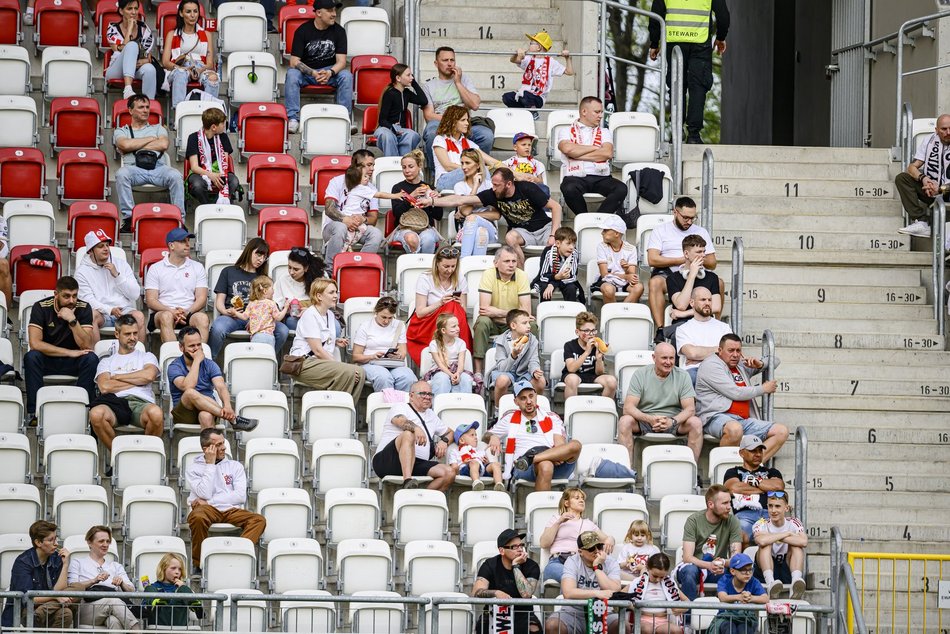 Kibice na meczu ŁKS Łódź z GKS Tychy. Odnajdź się w naszej galerii