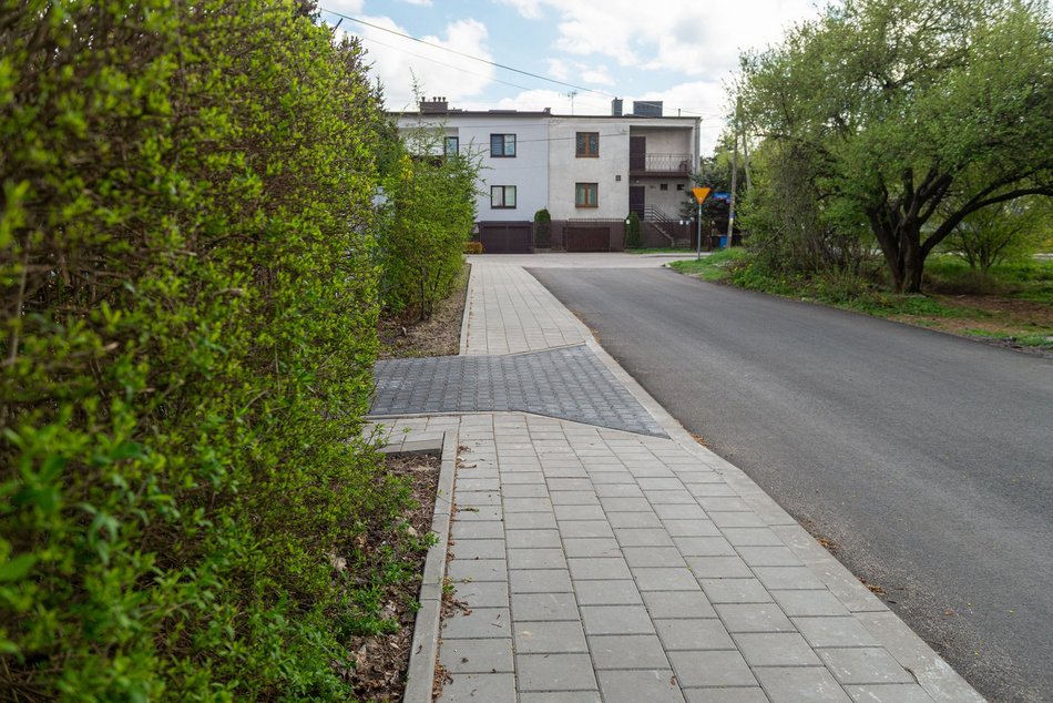 Łódź. Były gruntówki, jest asfalt! Drogi w Łodzi z nową nawierzchnią