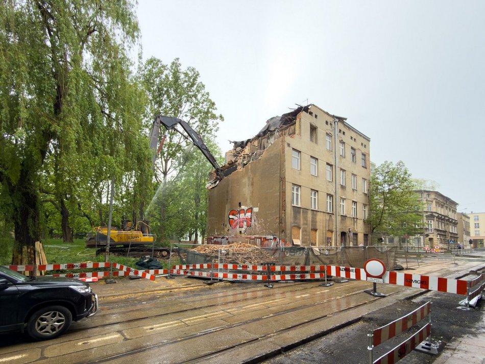 Łódź. Remont Franciszkańskiej w Łodzi. Wyburzają kamienicę, by poszerzyć ulicę!