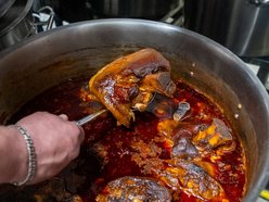 Łódź. U Golonkersów w Łodzi zjesz, jak u mamy! Golonki znane z zajazdu „Pod Dębami" teraz na Retkini!