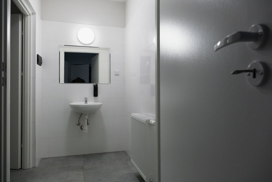 Łódź. Remiza OSP na Wiskitnie w Łodzi pięknieje. Remont dachu, nowe okna, łazienki oraz kuchnia