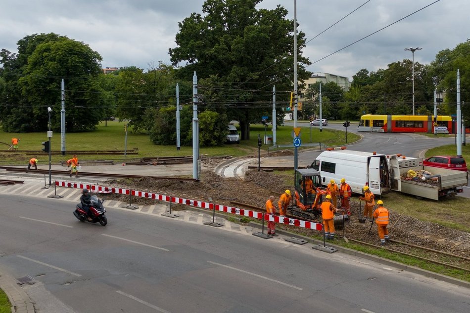 Remonty torowisk na rondzie Lotników Lwowskich i Żabieńcu