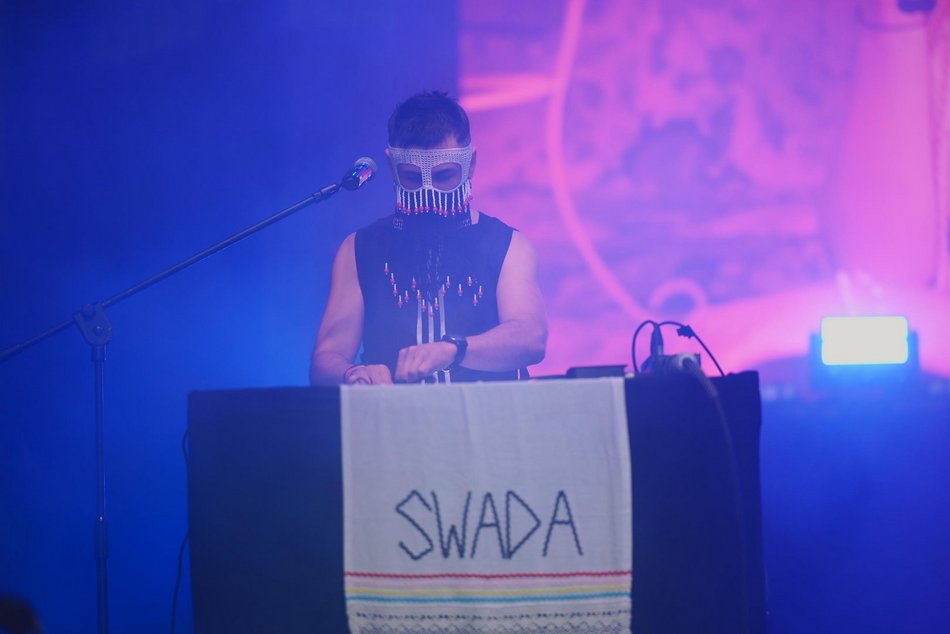 Sw@da x Niczos wystąpili na Great September 2025 w Łodzi. Koncert w pasażu Schillera