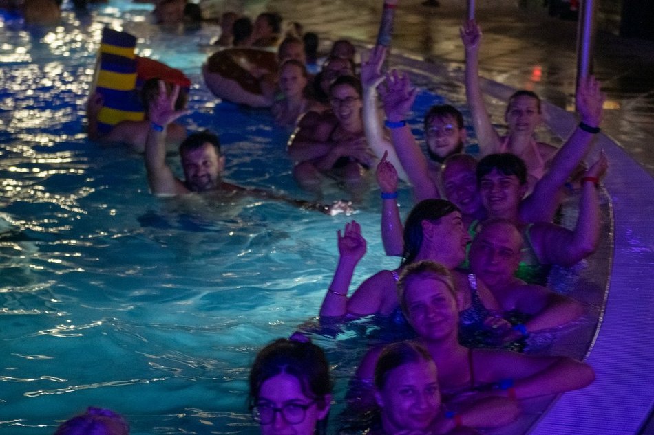 Deszcz meteorytów w Aquaparku Fala