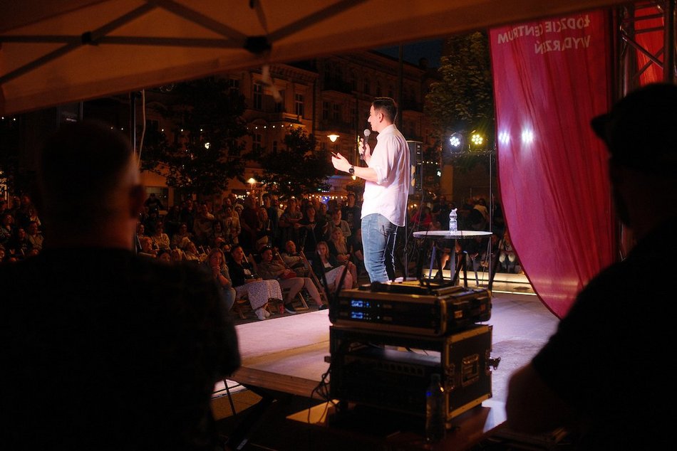 Łódź. Stand-up na Piotrkowskiej. W pasażu Schillera znów było pełno dobrego humoru