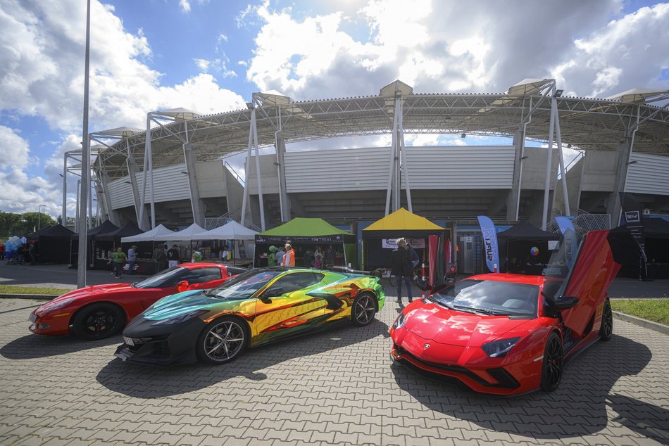 Ale auta pod Atlas Areną w Łodzi. Europejski zlot aut sportowych