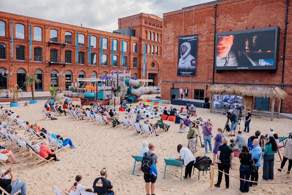 Łódź. Sławosz Uznański-Wiśniewski w kosmosie! Łodzianie oglądali start na Astropikniku w Manufakturze