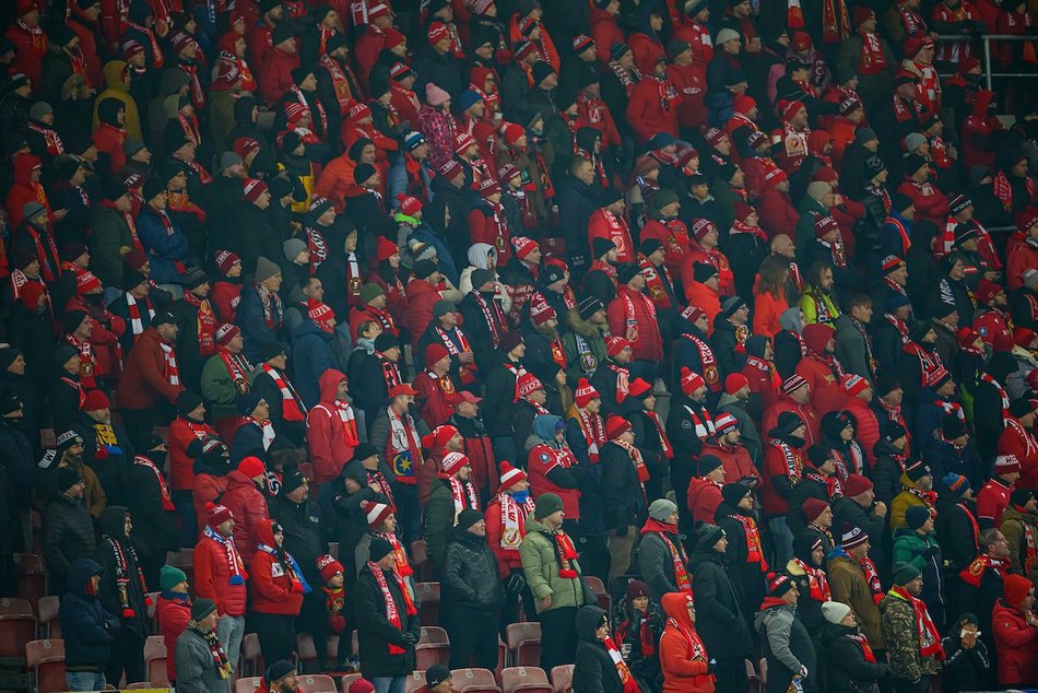 Łódź. Kibice na meczu Widzewa Łódź z Koroną Kielce