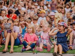 Baśniowa Piotrkowska porusza dzieci i... dorosłych