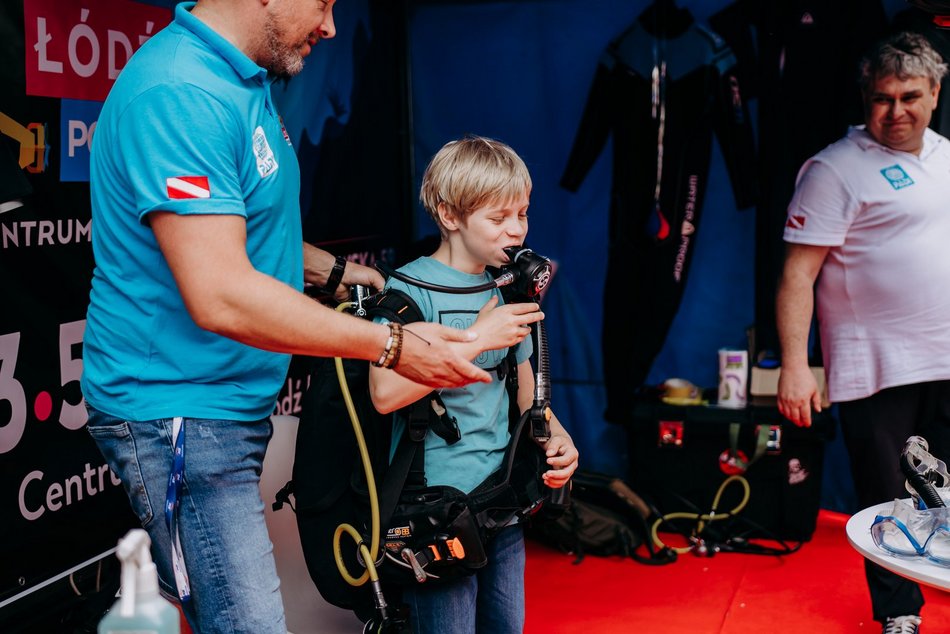 dzieci podczas zabawy