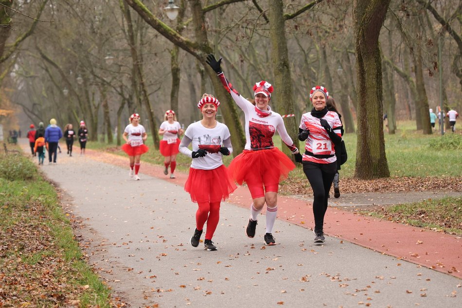 Bieg Niepodległościowa 5 w parku Na Zdrowiu w Łodzi. Odszukaj się w galerii!