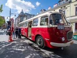 Łódź. Łódzkie Linie Turystyczne kończą sezon. Wybierz się na przejażdżkę zabytkowymi pojazdami!
