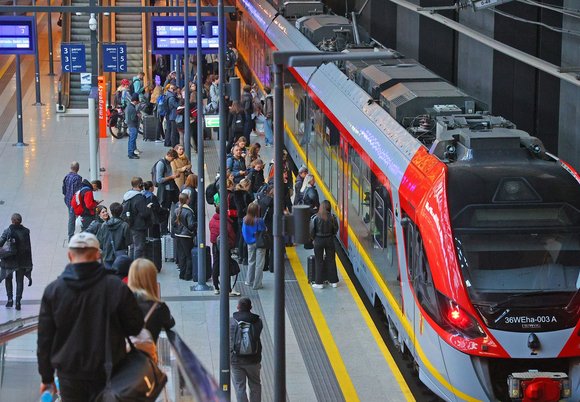 Łódź. Darmowa ŁKA z dworca Łódź Fabryczna. Sprawdź, kiedy i na jakich zasadach!