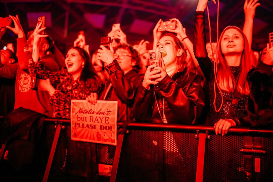 Raye oczarowała publiczność Atlas Areny. Supergwiazda wystąpiła w Łodzi