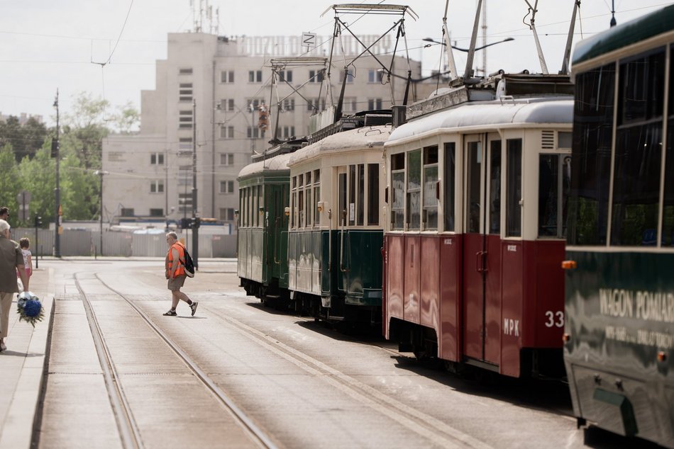 Łódź. 602. Urodziny Łodzi dla fanów tramwajów. Zwiedzanie zajezdni i zabytkowe pojazdy