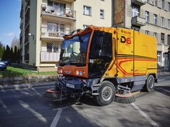 Łódź. Sprzątanie w Łodzi trwa nieprzerwanie. Na których ulicach pracowały ekipy porządkowe?