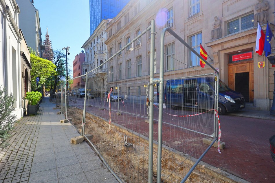 Zielone zmiany przy Roosevelta w Łodzi. Znika 200 metrów kwadratowych betonu