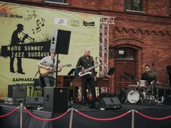 Łódź. Manu Summer Jazz Sundays w Łodzi. Kajetan Galas wystąpił na Rynku Włókniarek