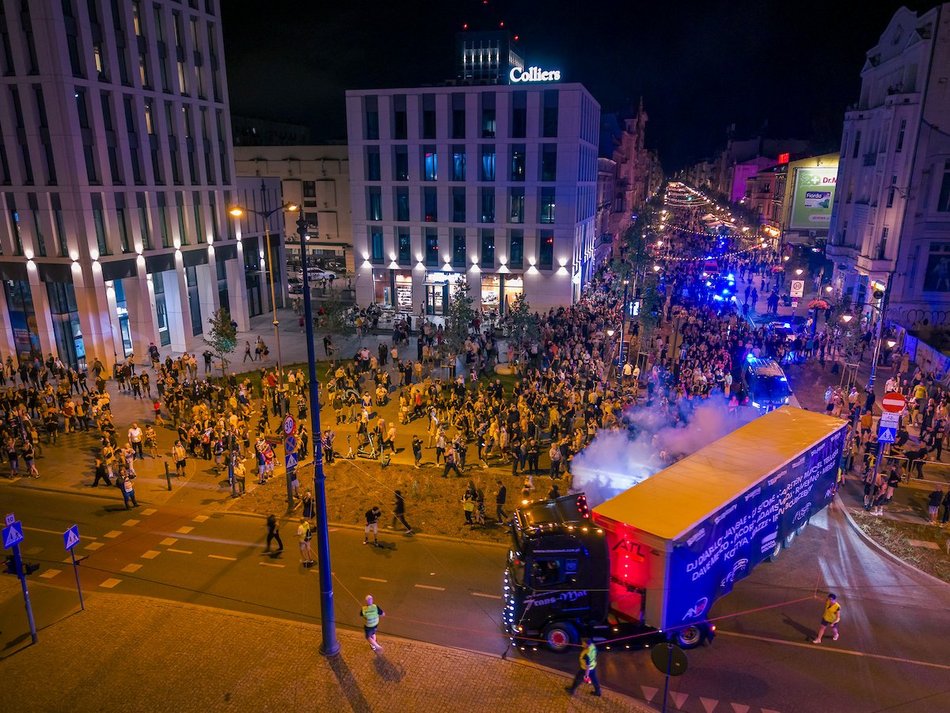 Łódź. To dopiero widok! Największy pochód w historii Parady Wolności w Łodzi z lotu ptaka!