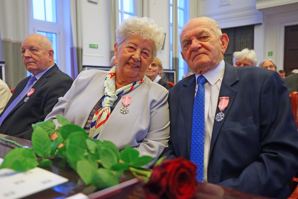 Łódź. Medale za długoletnie pożycie małżeńskie. Rekordziści są razem od 66 lat!
