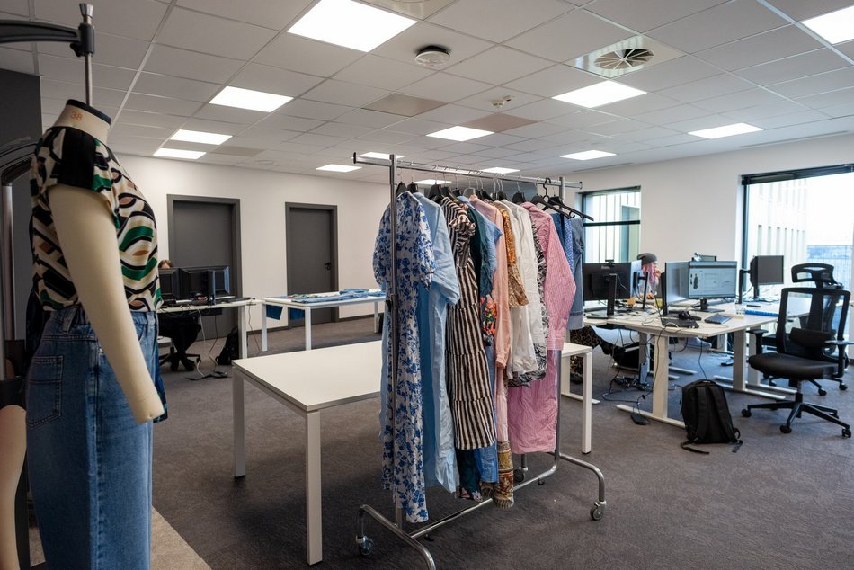 Łódź. Bonprix w biurowcu Nowa Fabryczna w Łodzi. Nowa siedziba, nowe możliwości