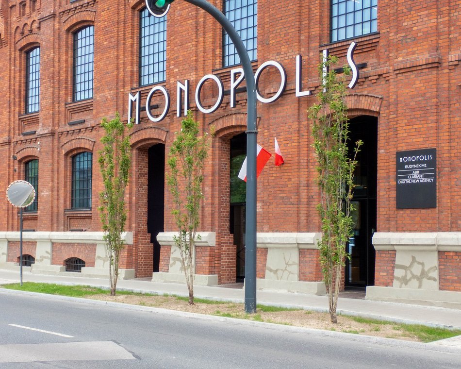 Łódź. Przy Monopolis w Łodzi jest coraz piękniej. Wspaniałe połączenie natury i nowoczesności