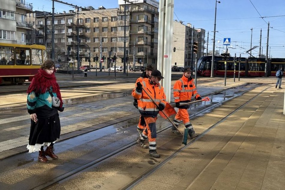 Wiosenne porządki w Stajni Jednorożców! Przystanek Piotrkowska Centrum znów lśni