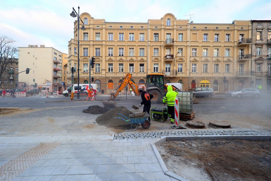 Remont Struga dobiega końca. Jest już asfalt, kiedy skończą chodniki?