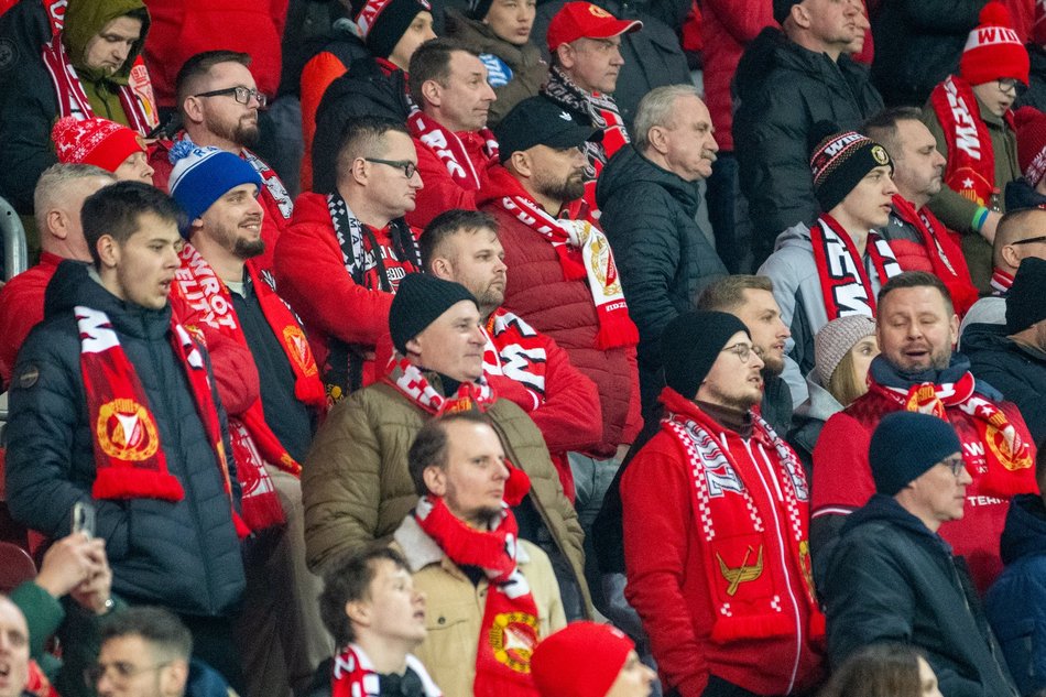 Łódź. Kibice na meczu Widzew Łódź - Lech Poznań. Byłeś/aś? Znajdź się w galerii!