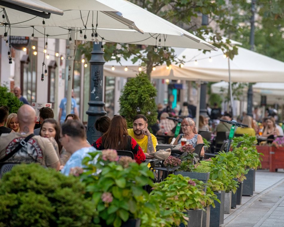 Tłumy łodzian i turystów na Piotrkowskiej