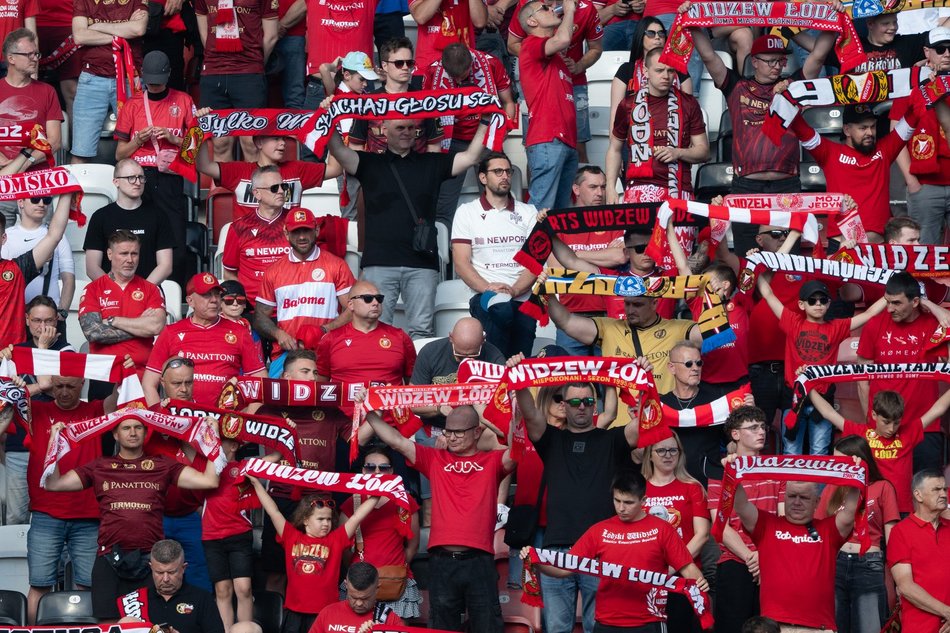 Kibice na meczu Widzewa Łódź z Piastem Gliwice