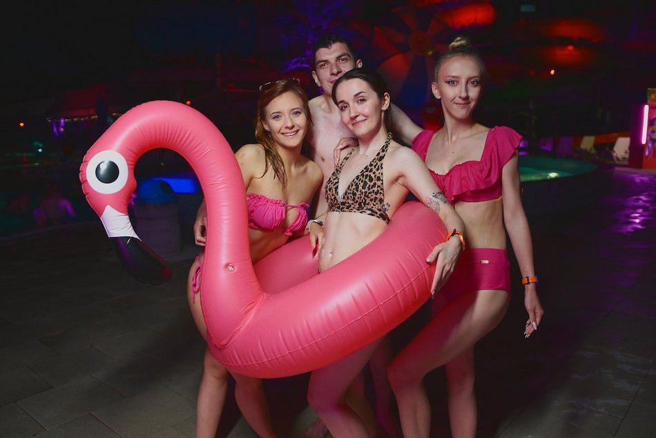 Łódź. Pink Party w Aquaparku Fala. To najbardziej różowa impreza w Łodzi