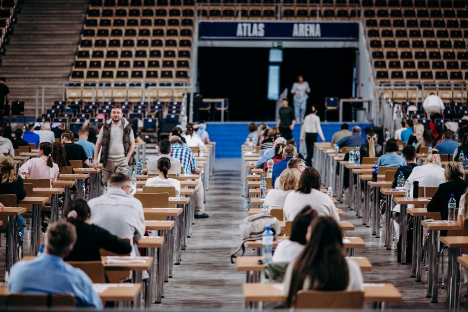 Łódź. Atlas Arena największą salą egzaminacyjną w Polsce! Medycy sprawdzają swoją wiedzę
